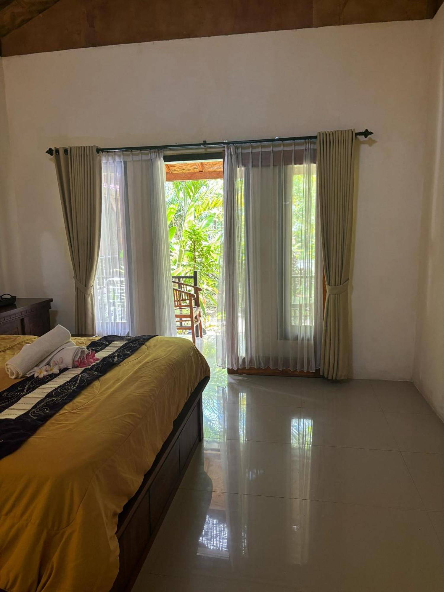 Kubu Artha Bungalow Nusa Penida Ped Esterno foto