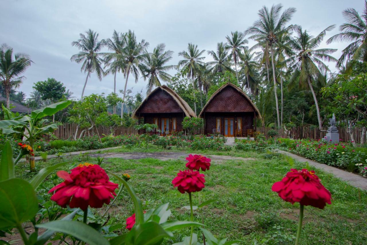 Kubu Artha Bungalow Nusa Penida Ped Esterno foto